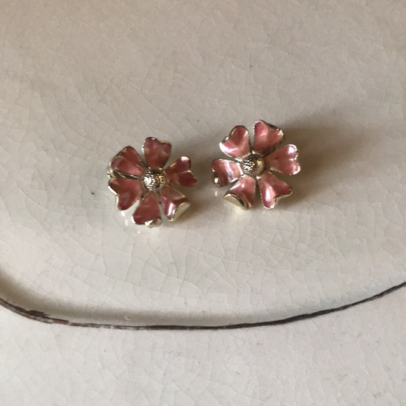 Vintage Flower Clipon Earrings. - Picture 2 of 4